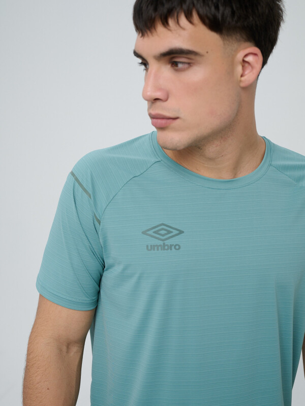REMERA TERREN Umbro Hombre 00v