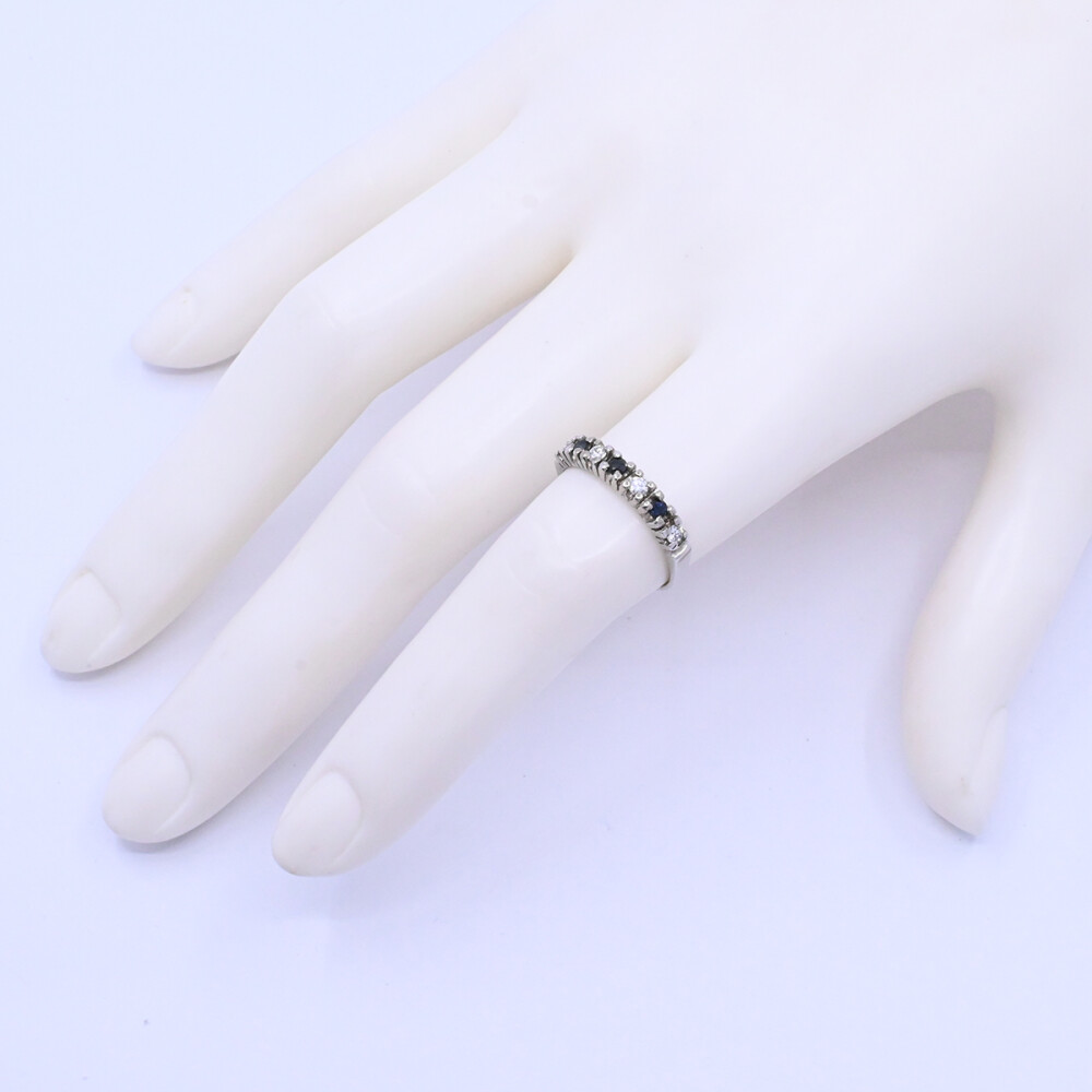Anillo medio sin fin oro 18k blanco brillantes y zafiros. Anillo medio sin fin oro 18k blanco brillantes y zafiros.