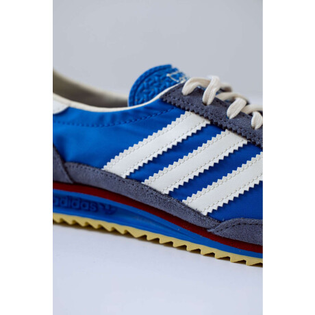 Champion SL72 Blue