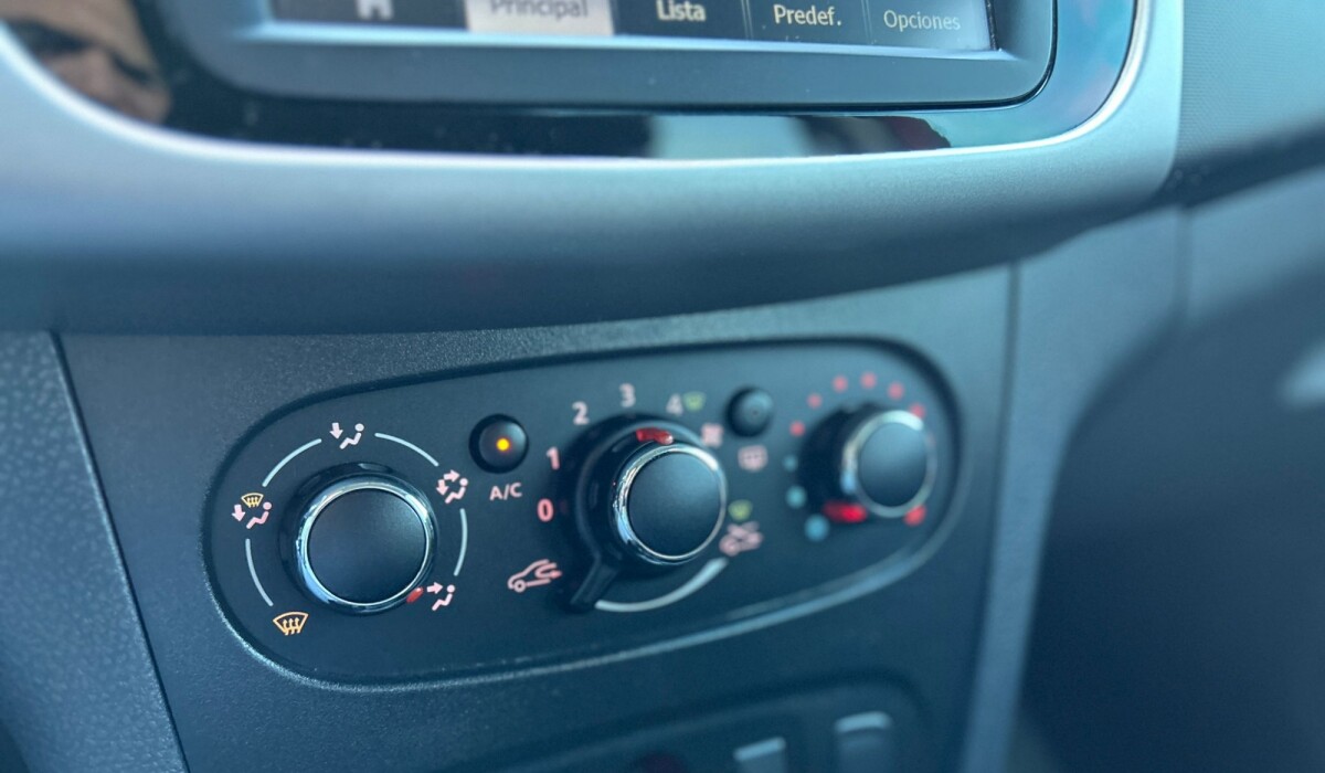 RENAULT SANDERO EXPRESSION 1.6 2016 RENAULT SANDERO EXPRESSION 1.6 2016