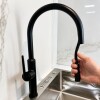 Grifería de cocina Monocomando de mesada extensible Negro Mate Grifería De Cocina Monocomando De Mesada Extensible Negro Mate