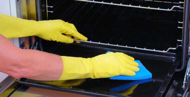 3 soluciones para la limpieza de tu horno