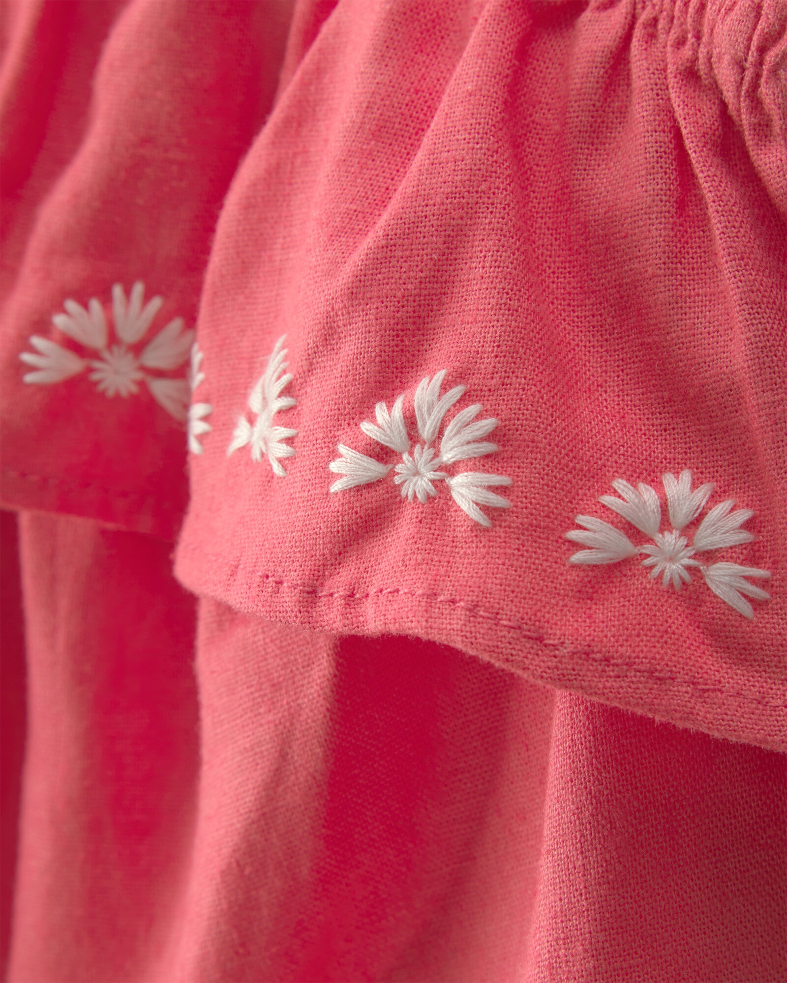 Set dos piezas de lino, short marfil y musculosa coral Set dos piezas de lino, short marfil y musculosa coral