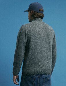 470421 REMERA HARRY Gris Oscuro