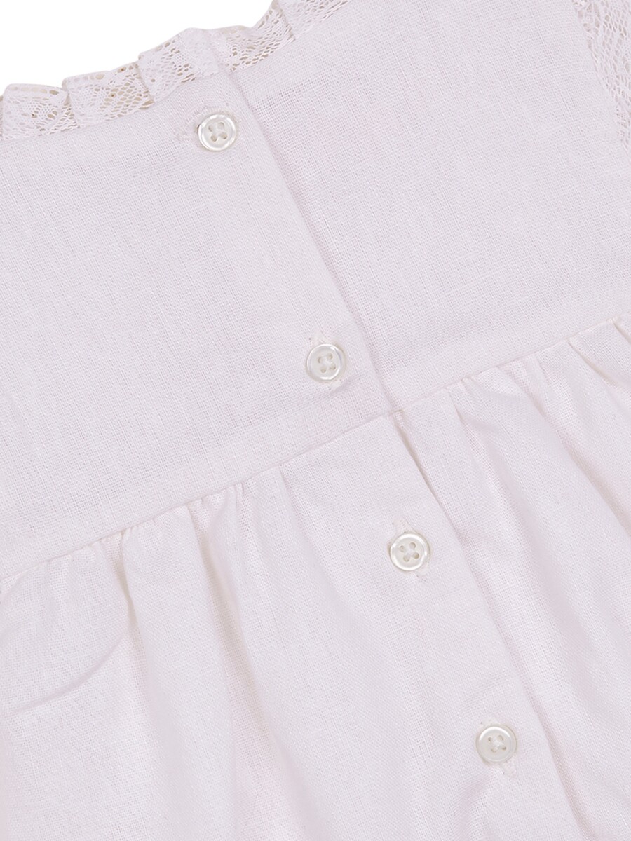 Ranita Con Tiras De Encaje Blanco