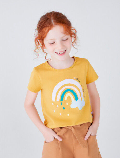 CAMISETA DE NIÑA MANGA CORTA ESTAMPADA DORADO