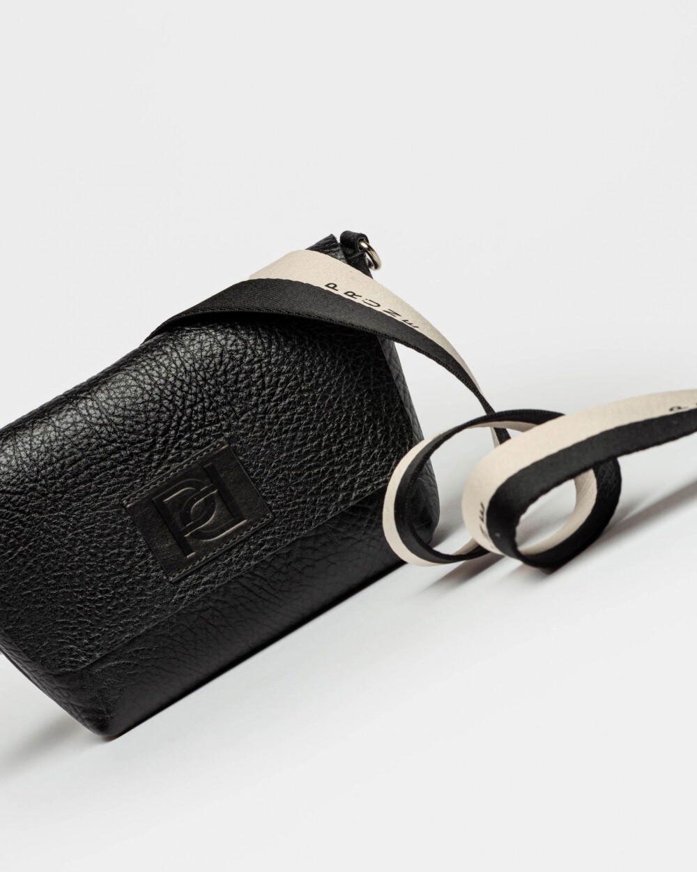 Mini bag Nina en cuero graneado Negro