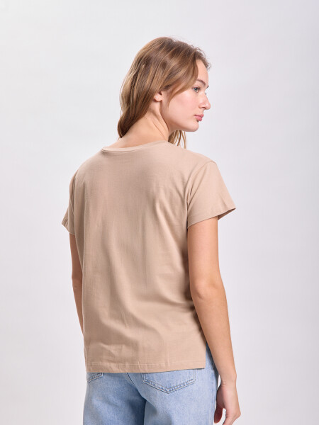 Remera bolsillo encaje Crudo