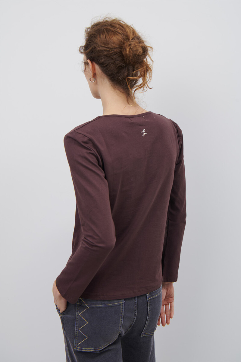 REMERA V M/LARGA MARRON