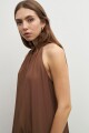 Maxi vestido halter con bolsillos chocolate