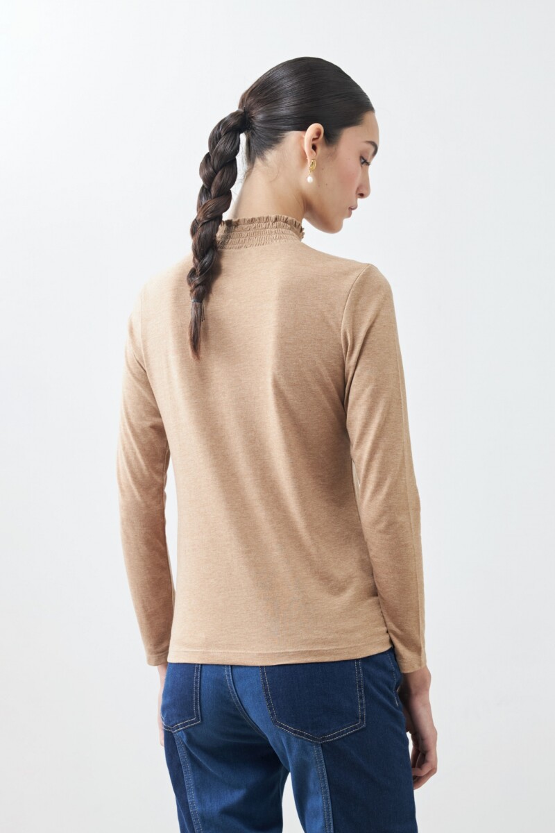 Media polera punto smock tostado melange