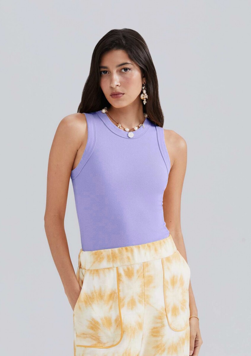 MUSCULOSA BÁSICA EN TELA ACANALADA - VIOLETA 