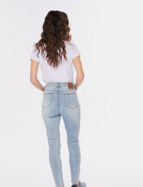 PANTALÓN DE JEAN SKINNY Celeste