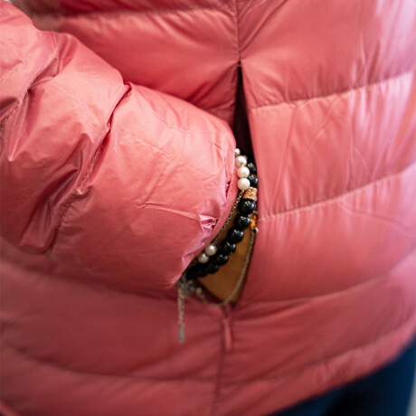 Uzspace Campera Dama Capucha Liviana Fácil Guardado Rosa