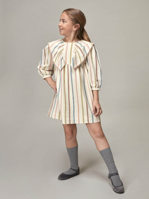 Vestido De Rayas Con Volante Crudo