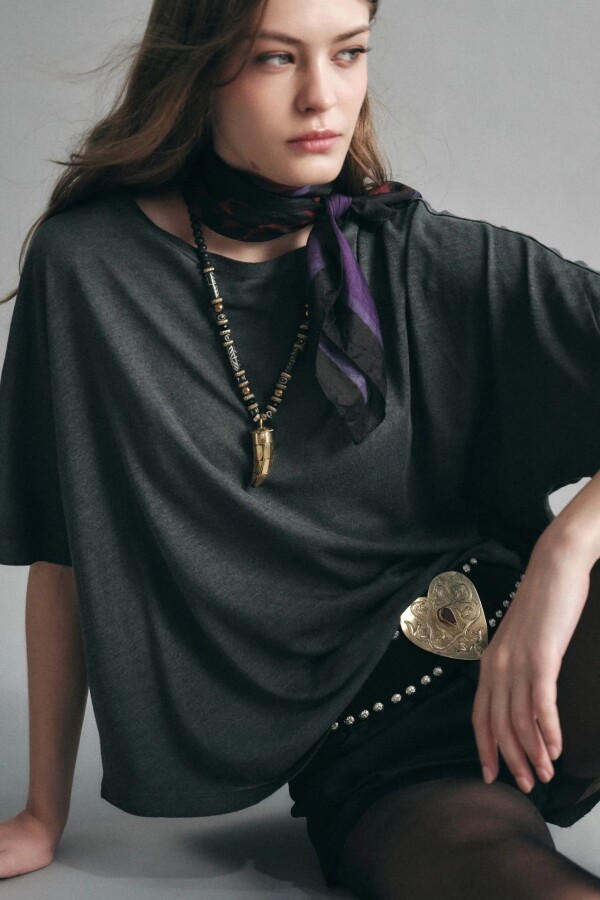 REMERA PIGMENT Gris Oscuro