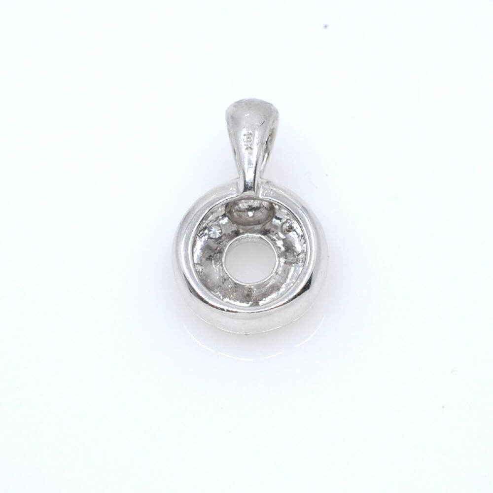 Colgante en oro 18k blanco y brillantes Colgante en oro 18k blanco y brillantes