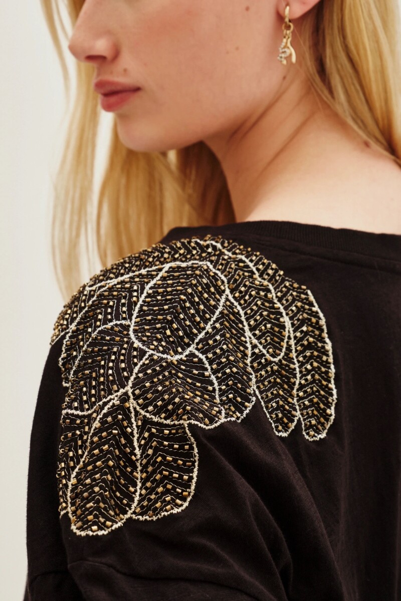 Remera Feather Negro