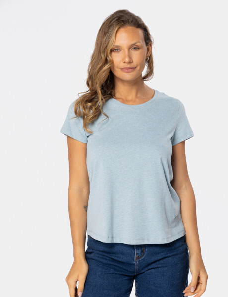 REMERA BÁSICA DE ALGODÓN Celeste