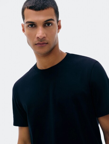 CAMISETAS BÁSICAS REGULAR WORLD NEGRO