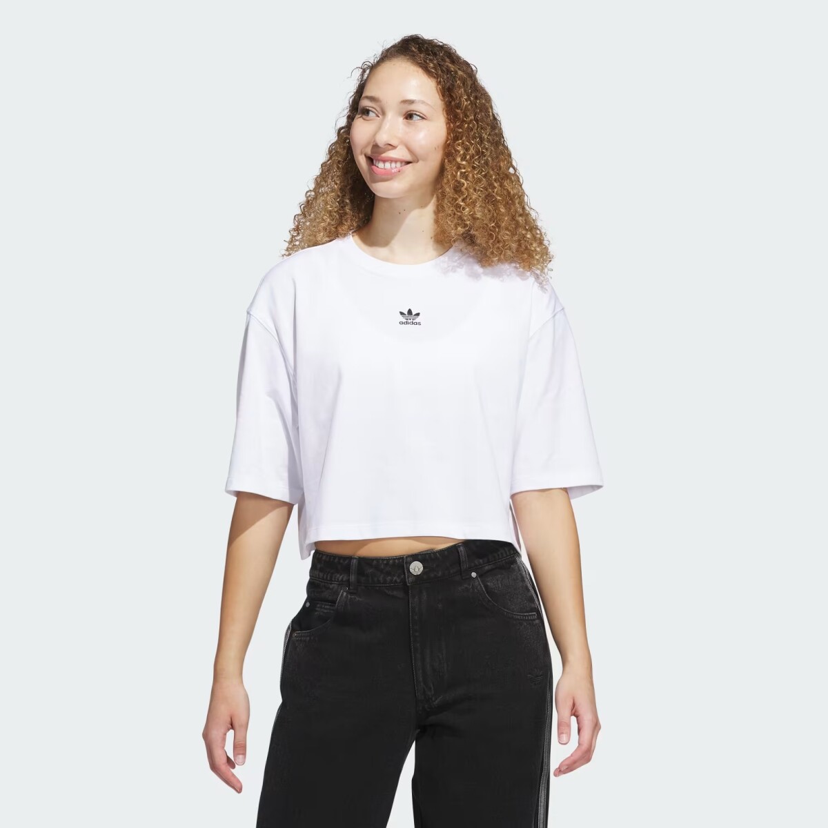 ESSENTIALS CROP TEE 