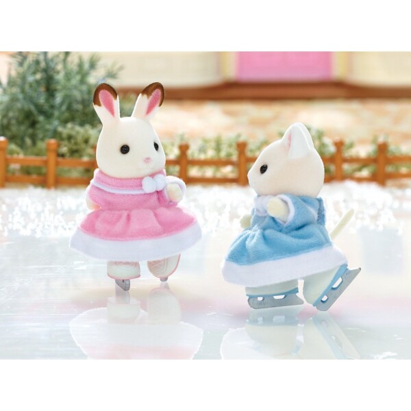 Sylvanian Families Conejita + Gatita Patinaje Sobre Hielo Sylvanian Families Conejita + Gatita Patinaje Sobre Hielo