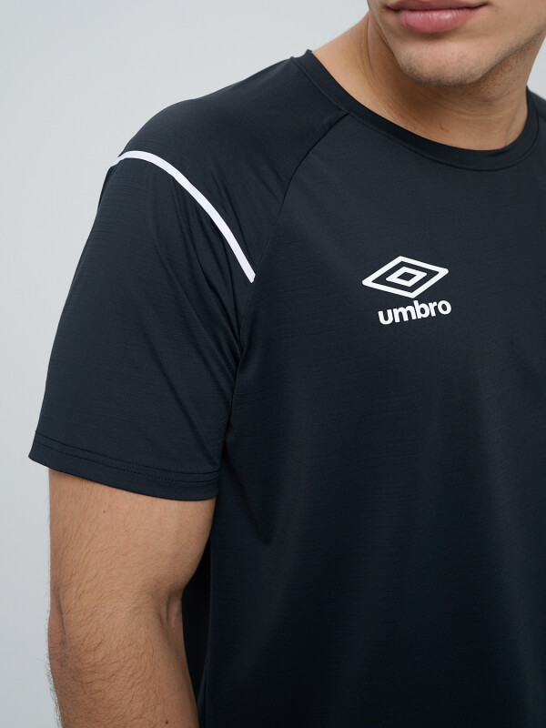 REMERA TERREN Umbro Hombre 002