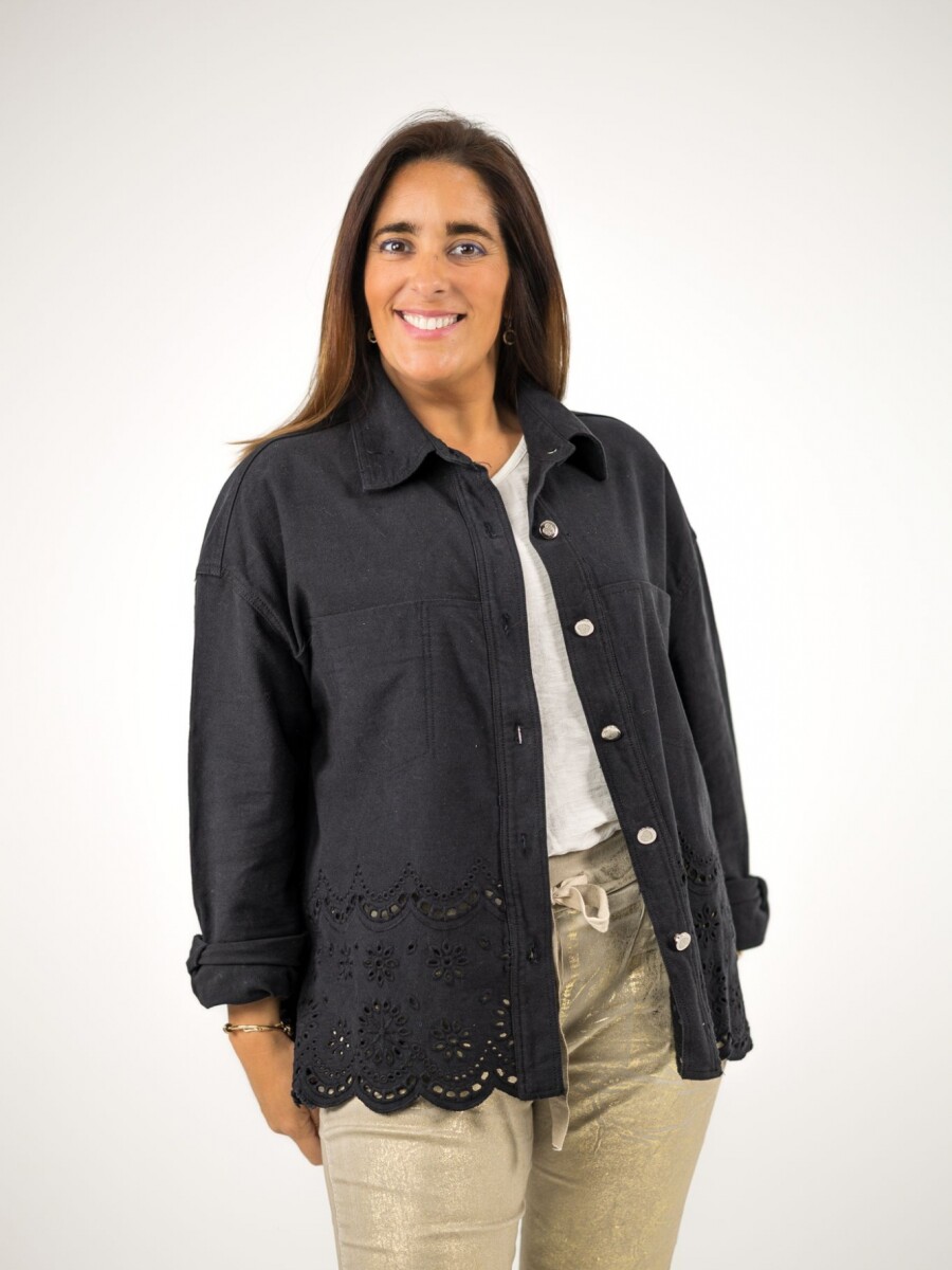Chaqueta de Jean con broderie abajo Negra