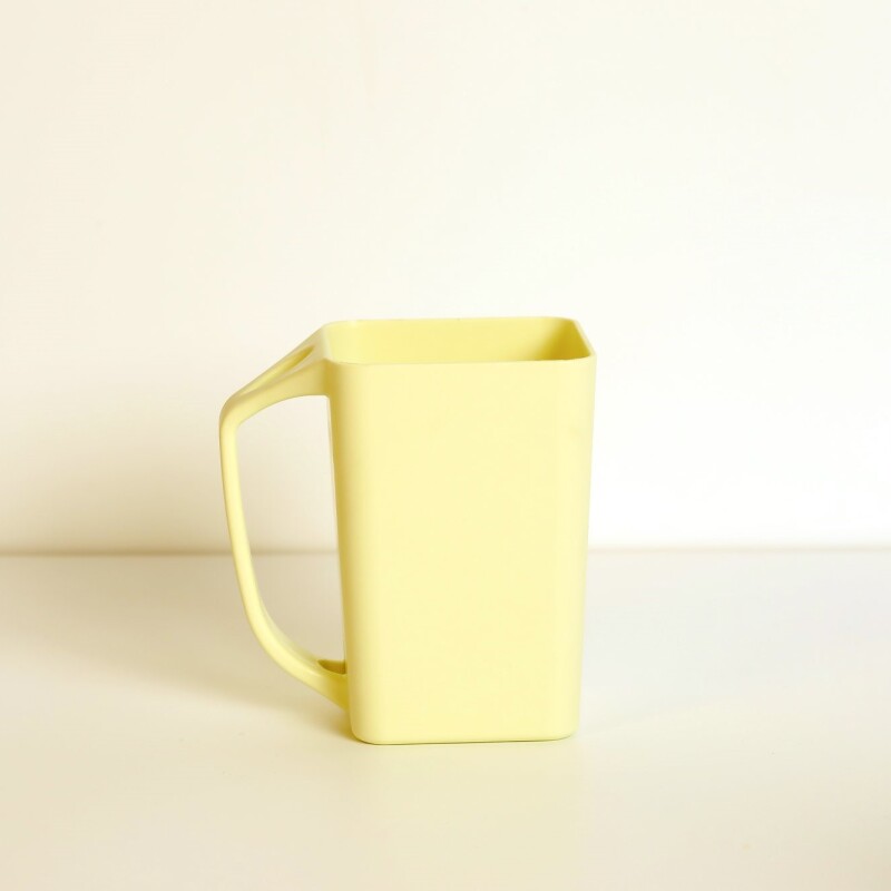 VASO PLÁSTICO CUADRADO CON ASA (VERDE CLARO/420 ML) VASO PLÁSTICO CUADRADO CON ASA (VERDE CLARO/420 ML)