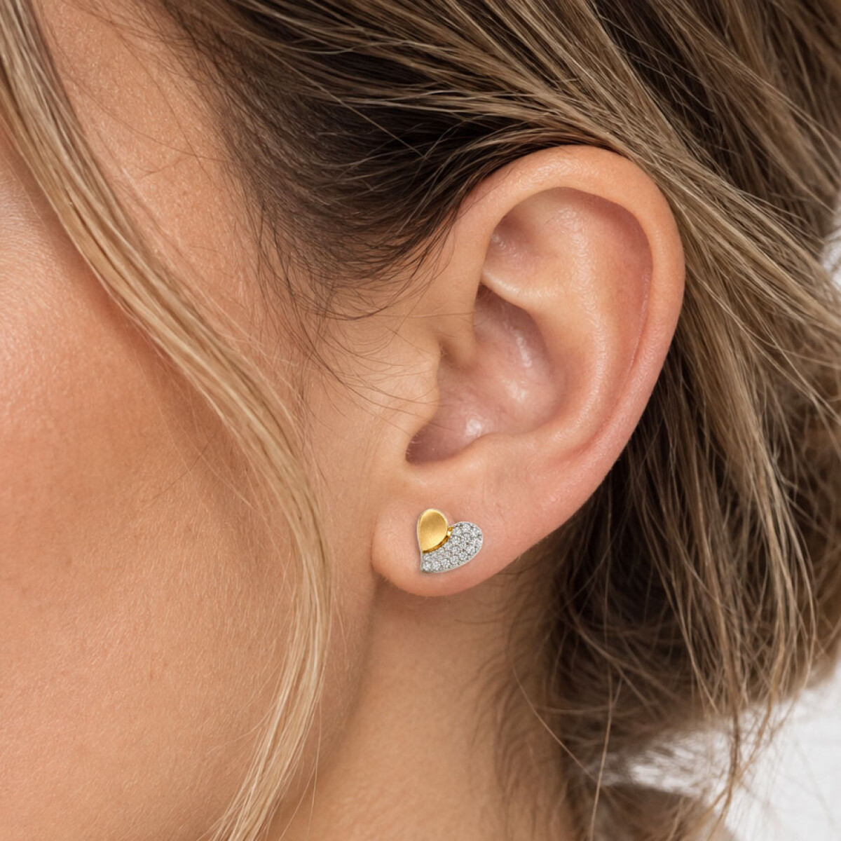Caravanas Naia de Oro Amarillo 18k con Circonias en forma de Corazón 