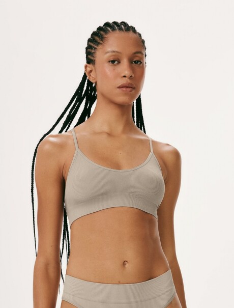 TOP BÁSICO SIN COSTURA NEGRO