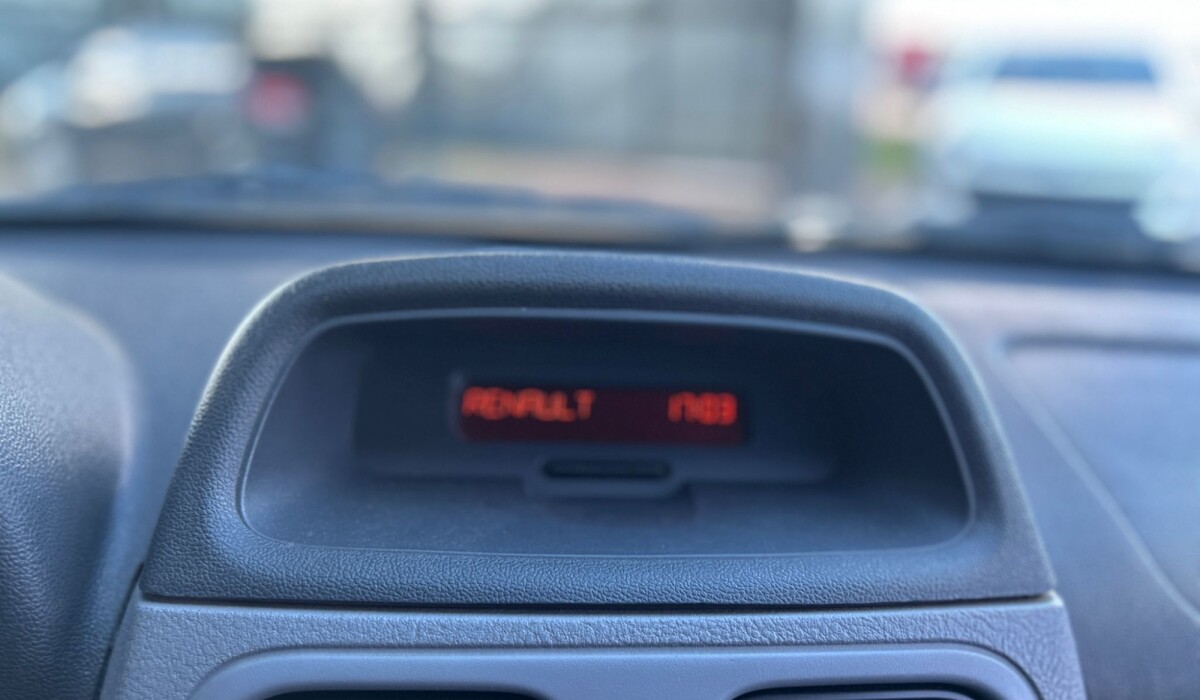 Renault Clio Expression 1.6 2006 Renault Clio Expression 1.6 2006