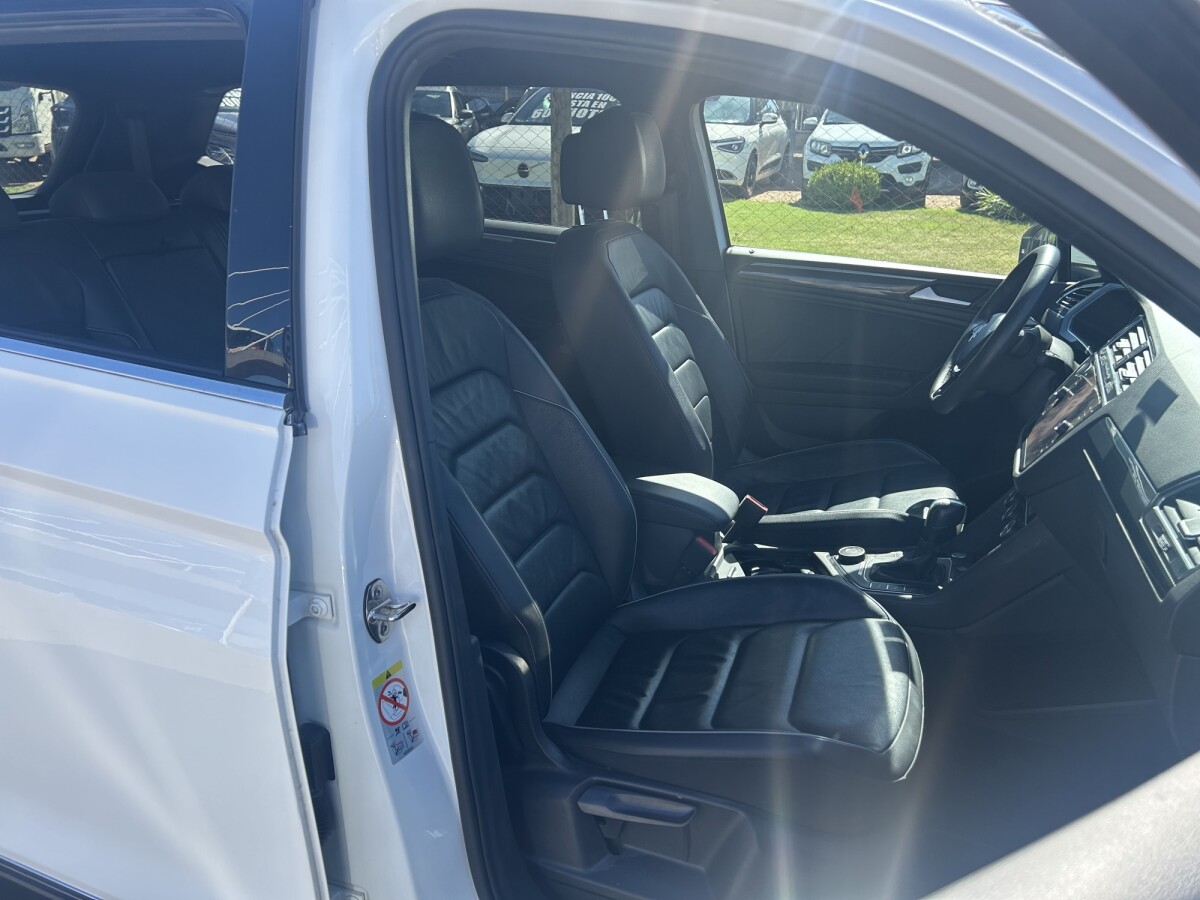 Volkswagen Tiguan 2021 EXCELENTE ESTADO! | Permuta/ Financia Volkswagen Tiguan 2021 EXCELENTE ESTADO! | Permuta/ Financia
