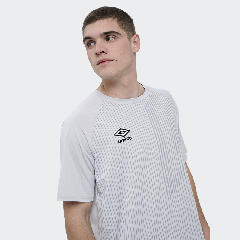 Remera Umbro Bosse Gris