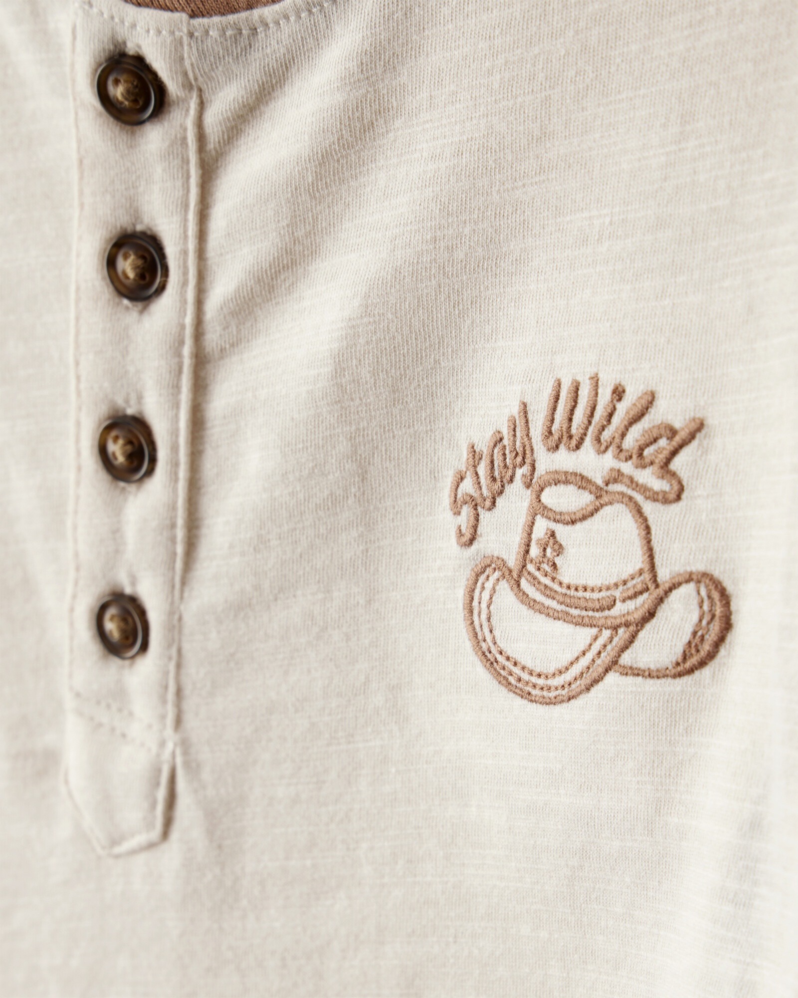 Remera henley de algodón, diseño colorblock Sin color