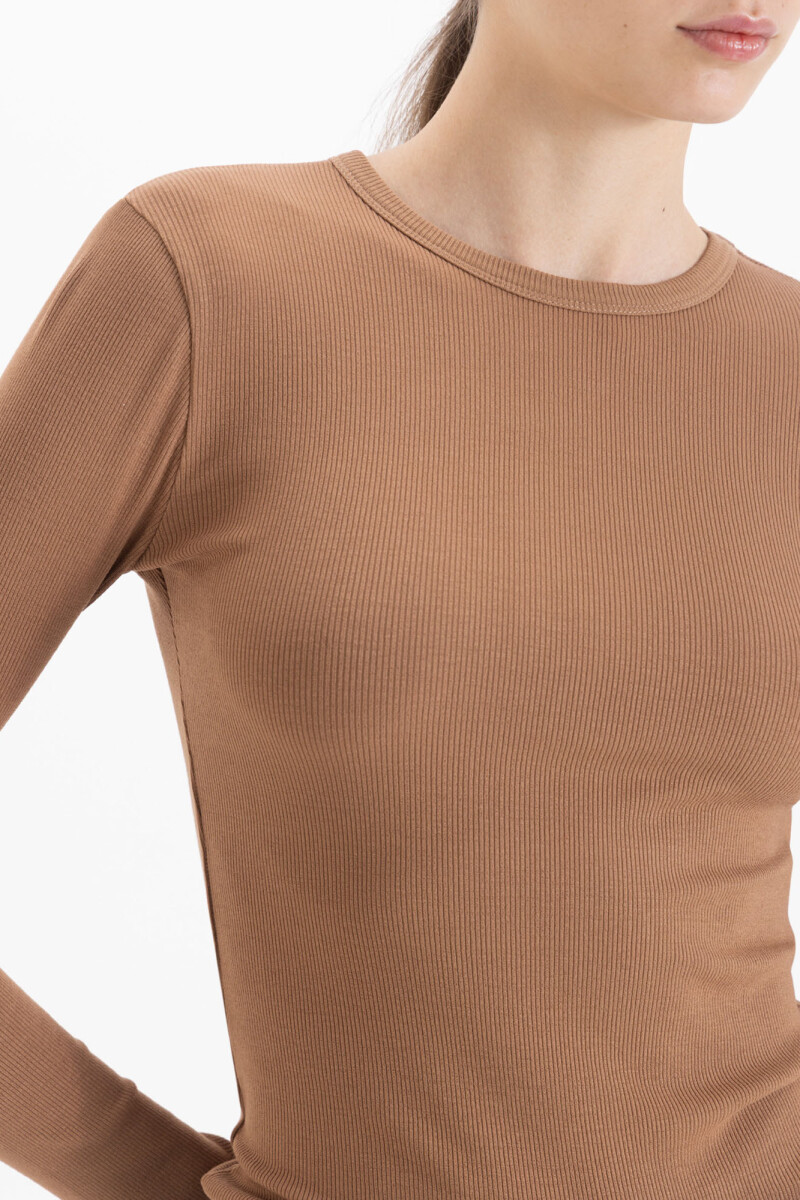 REMERA KENDALL Camel
