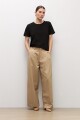 Remera botones en hombro negro