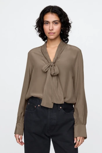 Blusa Con Moña Mujer Plymouth Rock