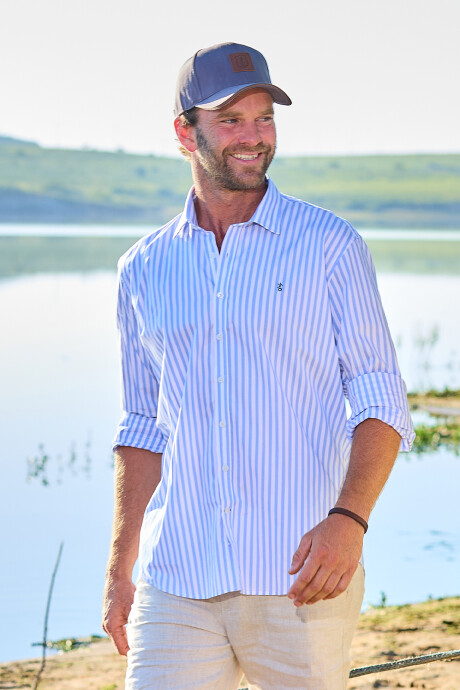 Camisa de Hombre Premium Cuello s/Botones Raya Celeste 3