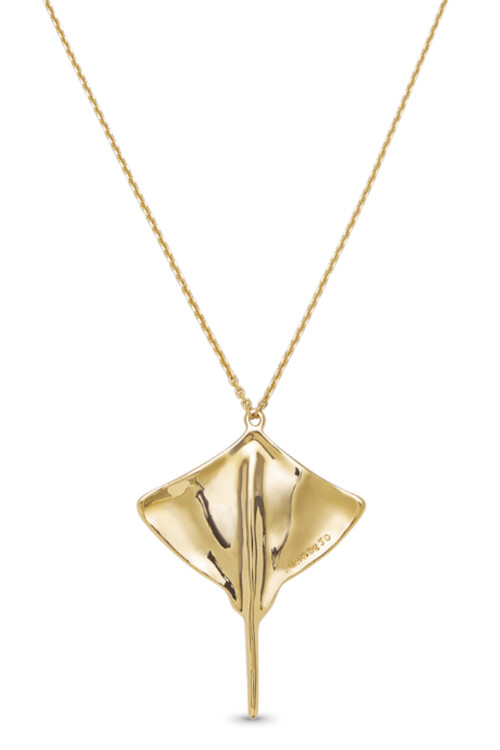 COLGANTE DE CADENA LARGA DE ALEACIÓN DE METALES BAÑADA EN ORO 18K CON MANTARRAYA Colgante