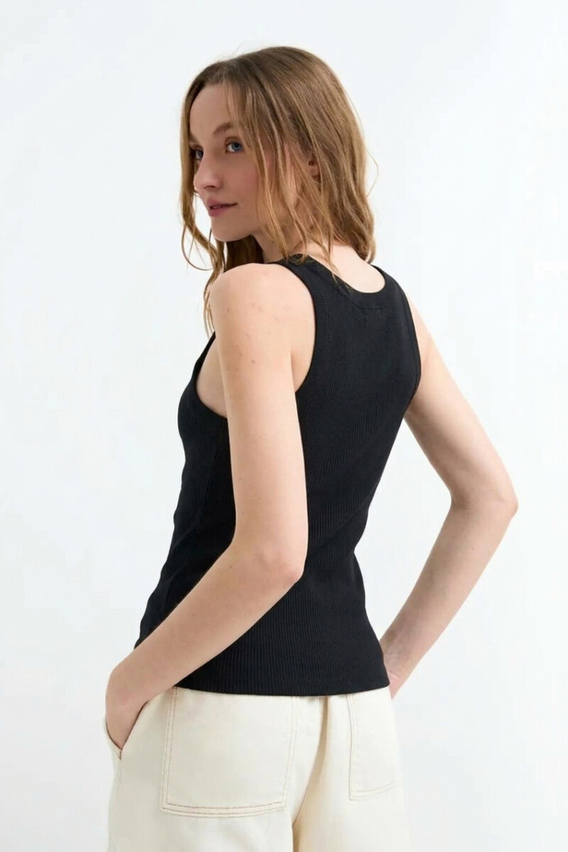 Top tejido escote geometrico NEGRO