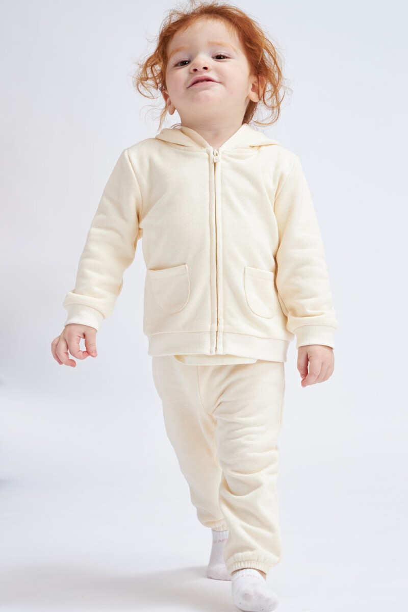 Campera deportiva liviana - Crema 