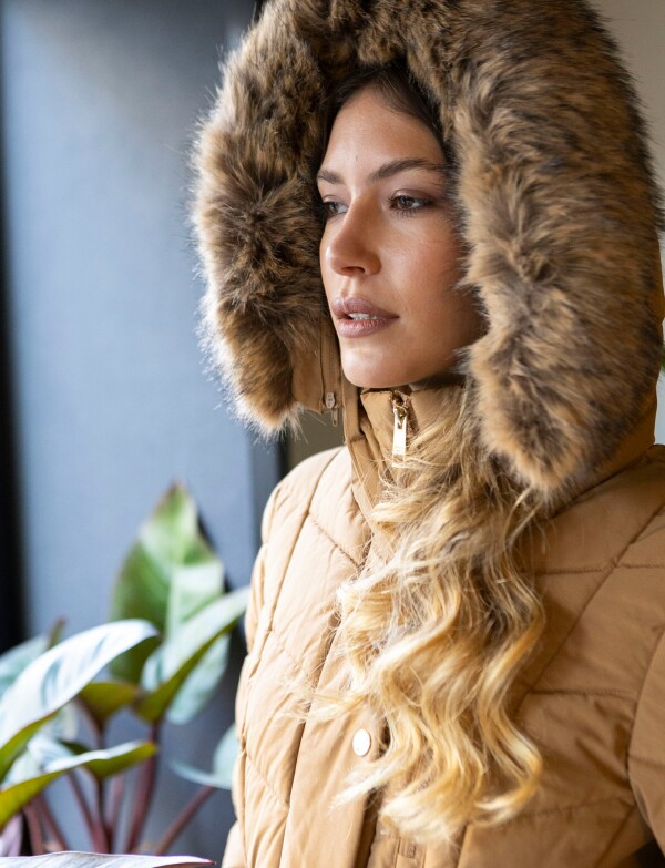 Campera Abrigo Capucha Piel TOSTADO