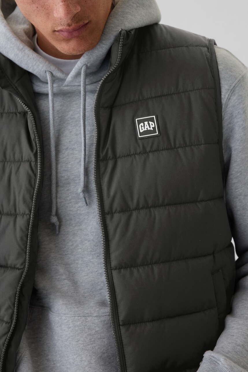 Chaleco Logo Gap Puffer Hombre True Black V2