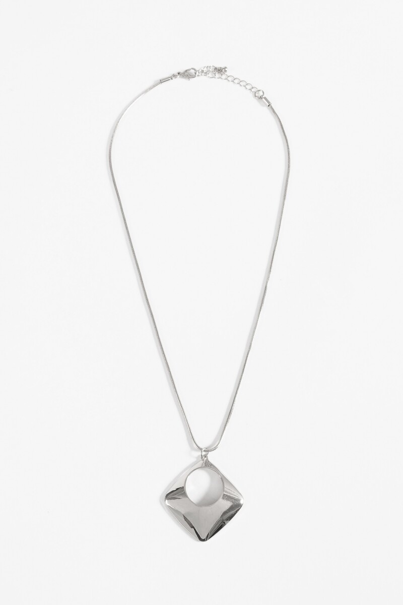 Collar dije metálico plateado