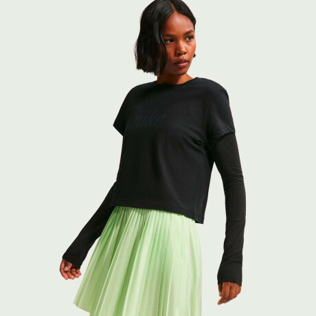 Remera Nike Club Manga Corta Tee Hbr Md S26 de Mujer Negro