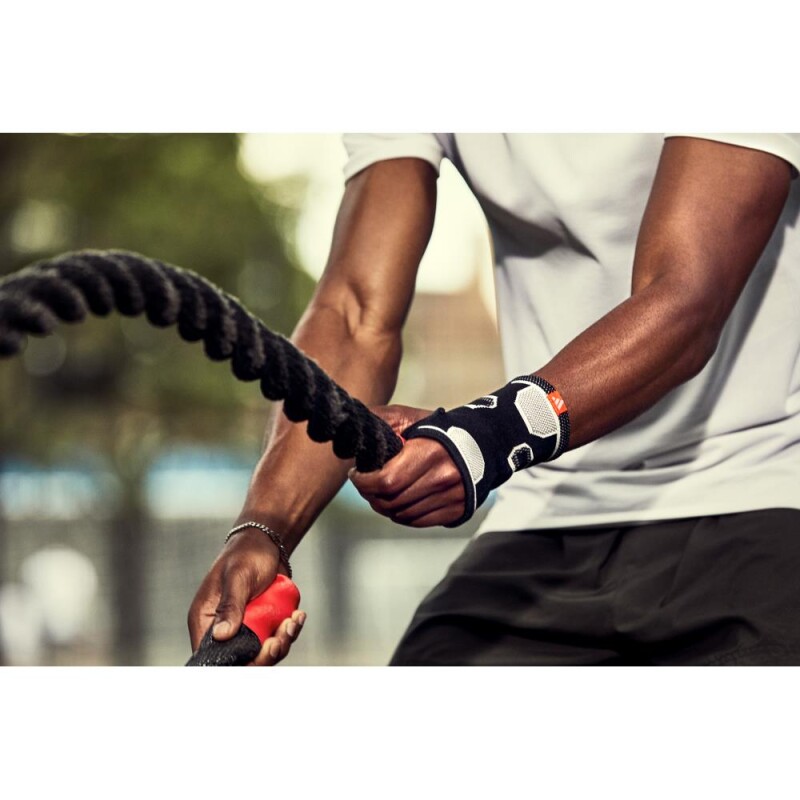 Muñequera Deportiva Estabilizadora Adidas (Logo Nuevo) Gris