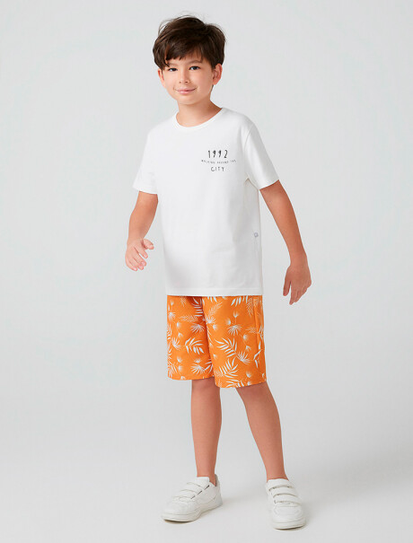 CONJUNTO DE NIÑO CON BERMUDA ESTAMPADA NARANJA