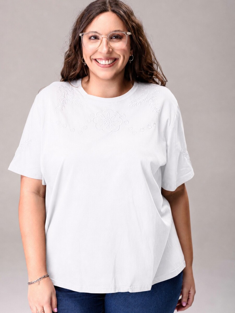 Remera Bordado Blanco