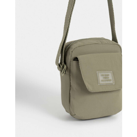 Bandolera Deportiva Con Tag Verde Claro